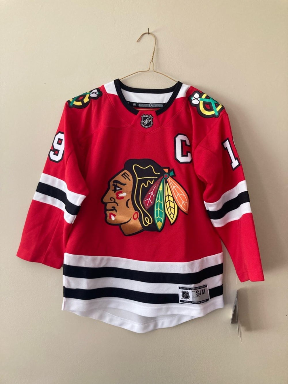 NHL Chicago Blackhawks Captain Toews number 19 official licensed Jersey